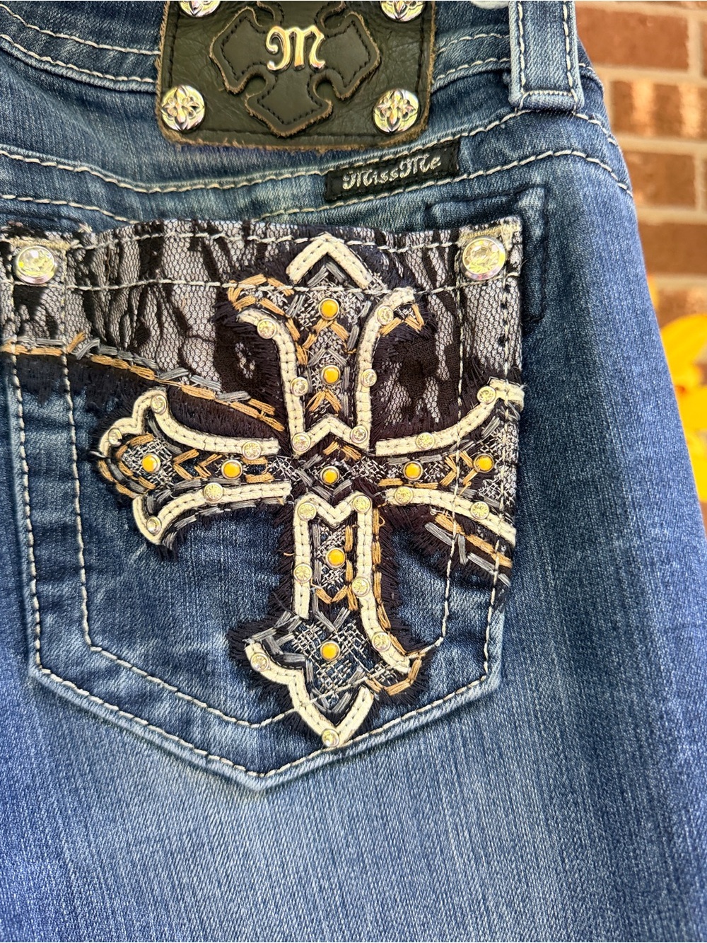 Miss Me Cross Pocket Signature Women’s Jean Size 30 Style tip included - Picture 4 of 16